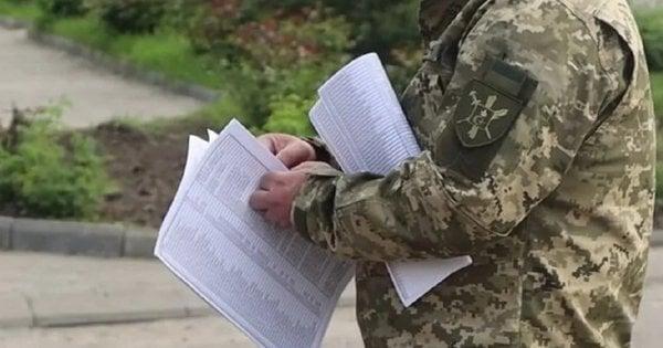 Військова частина не здійснила виплати дружині загиблого військовослужбовця, внаслідок чого вона змушена була звернутися до суду для їхнього отримання.